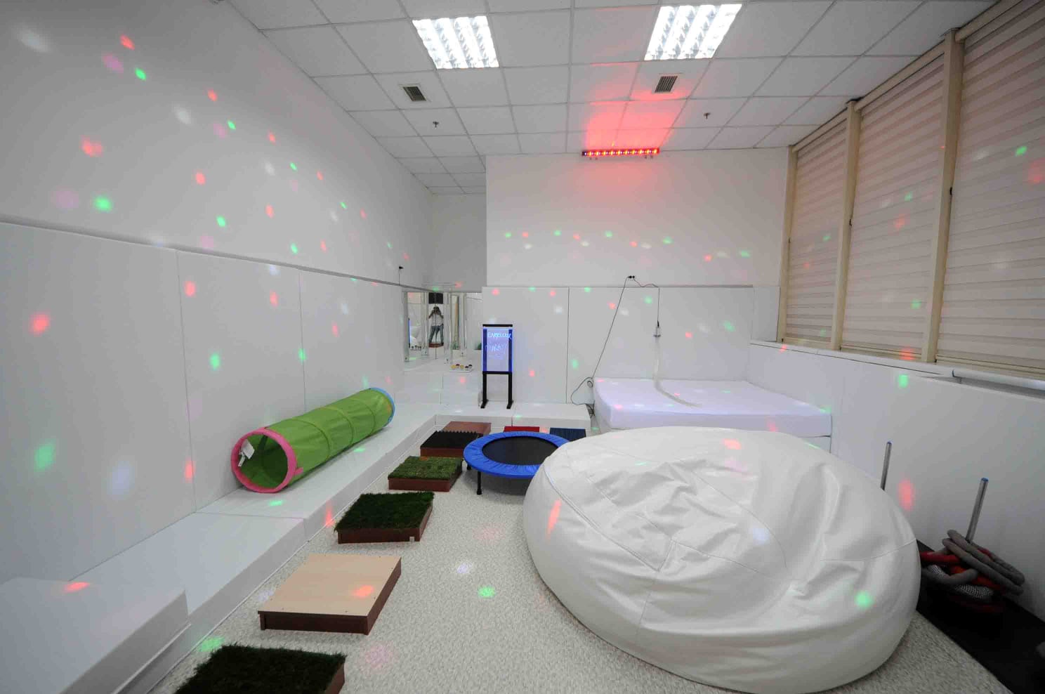 Engelliler Sarayı sayesinde hayata dokunmaya başladı